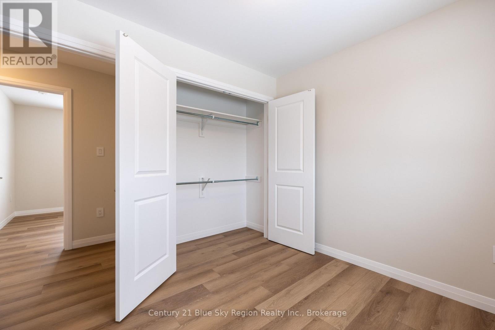 201 Talon Crescent S, Bonfield, Ontario  P0H 2E0 - Photo 11 - X13048788