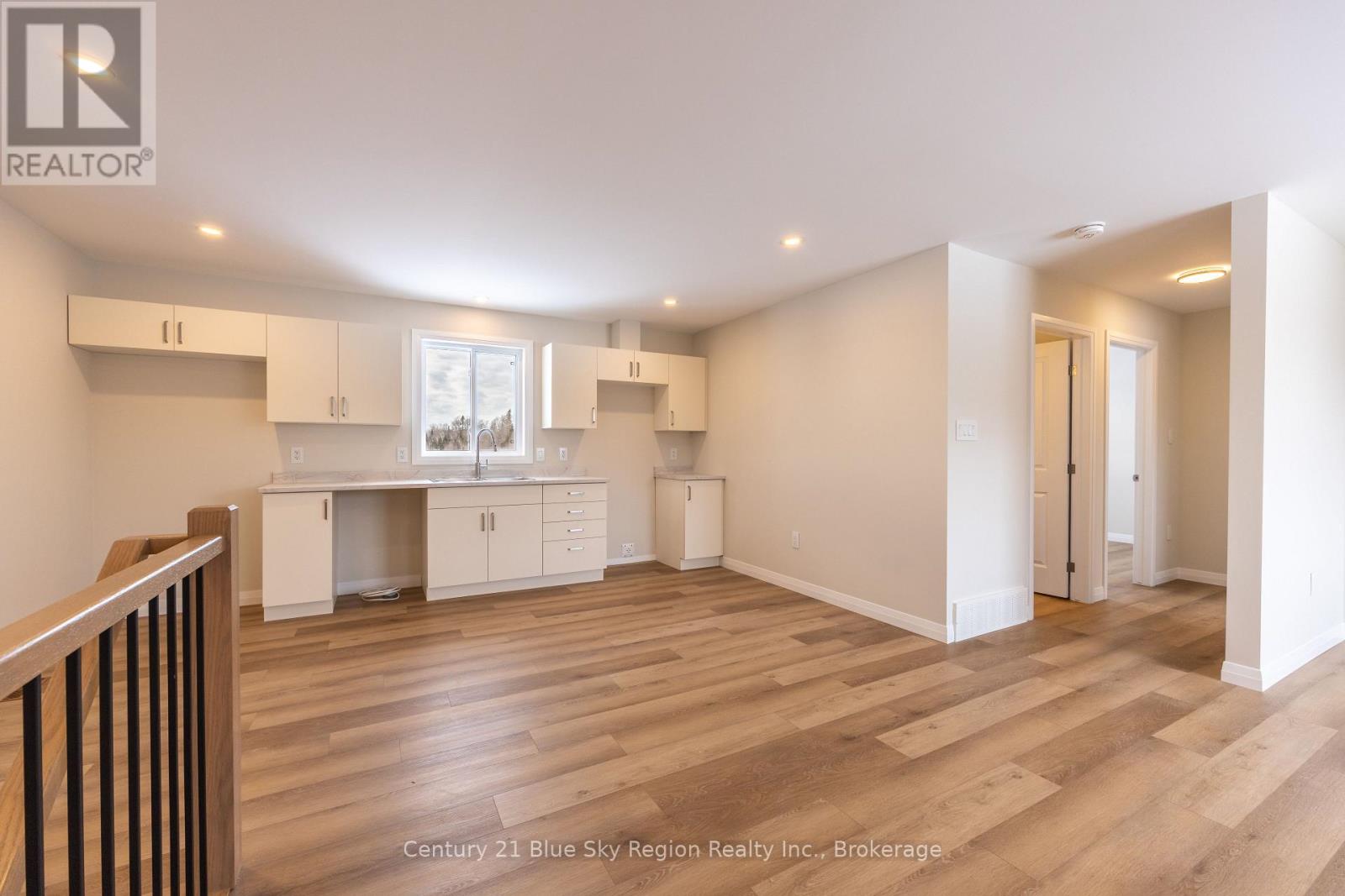 201 Talon Crescent S, Bonfield, Ontario  P0H 2E0 - Photo 4 - X13048788