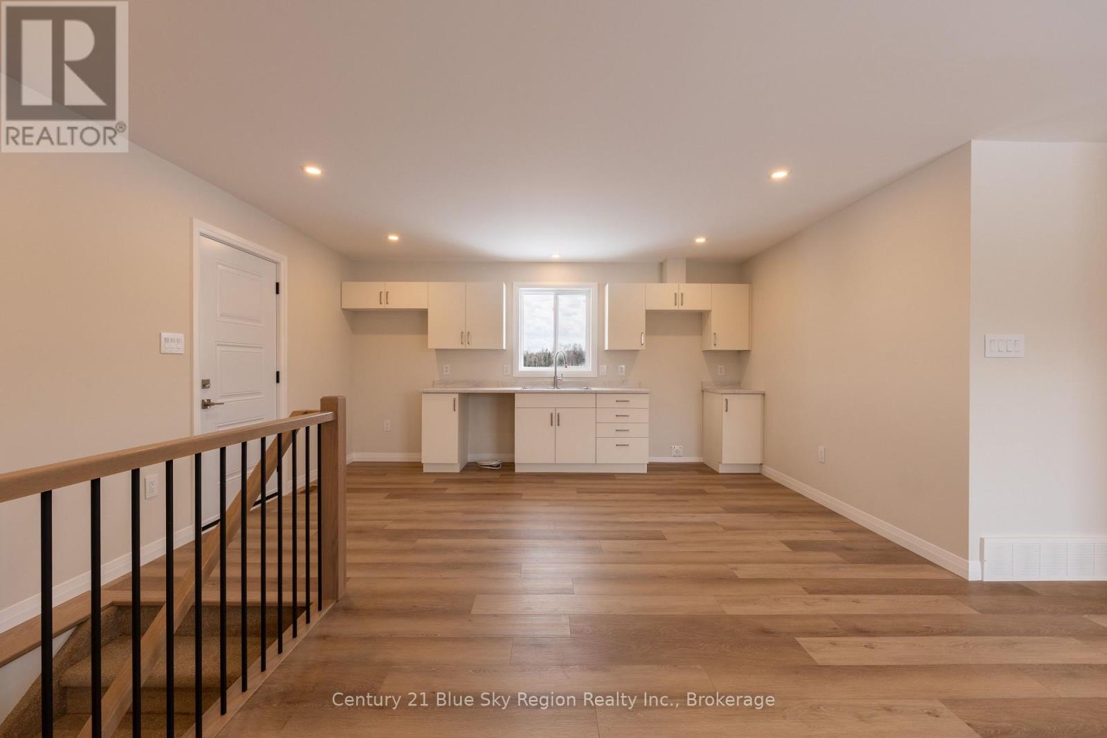 201 Talon Crescent S, Bonfield, Ontario  P0H 2E0 - Photo 5 - X13048788