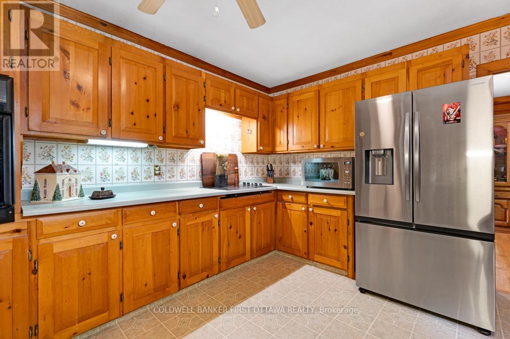 1102 Ebbs Bay Road, Drummond/north Elmsley, Ontario  K7C 0C5 - Photo 12 - X12796690