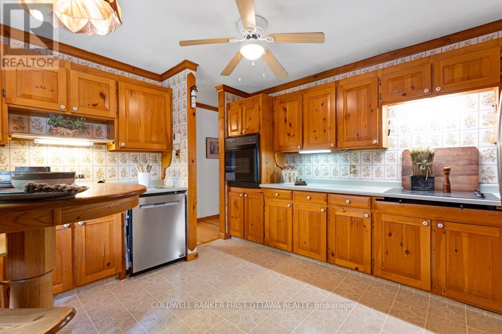 1102 Ebbs Bay Road, Drummond/north Elmsley, Ontario  K7C 0C5 - Photo 11 - X12796690