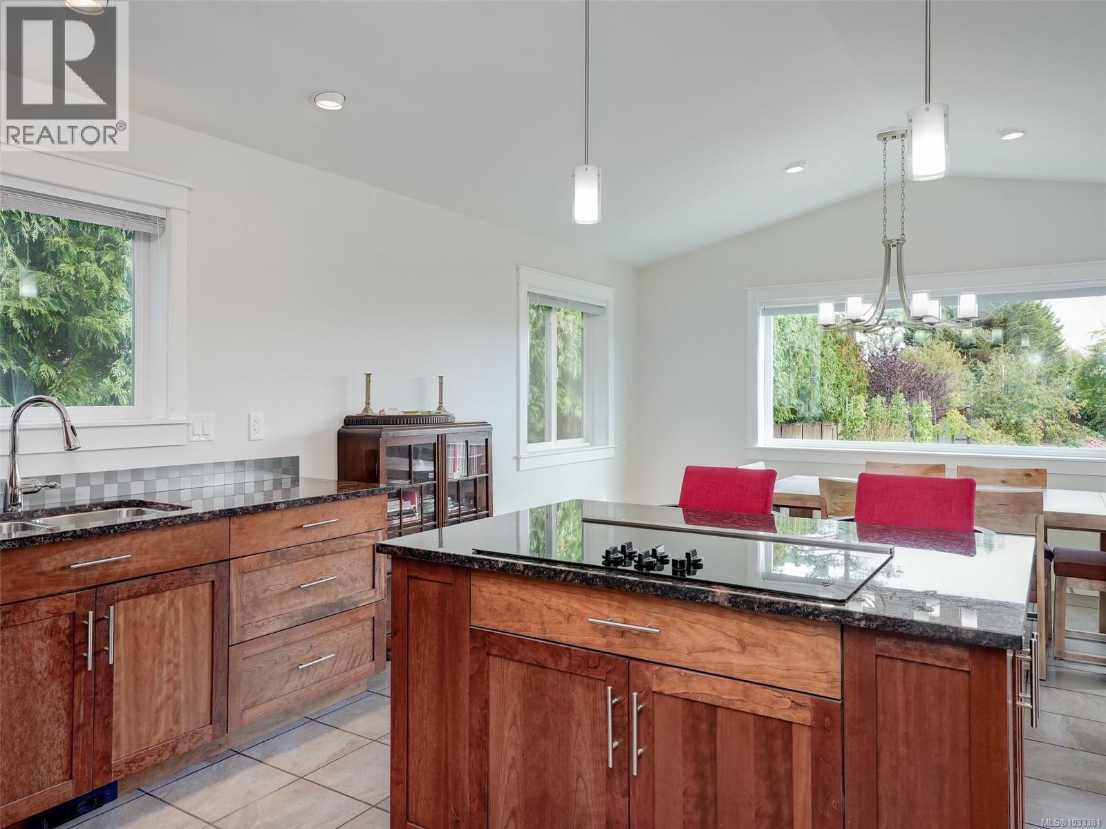 9173 Basswood Rd, North Saanich, British Columbia  V8L 3W8 - Photo 7 - 1033381