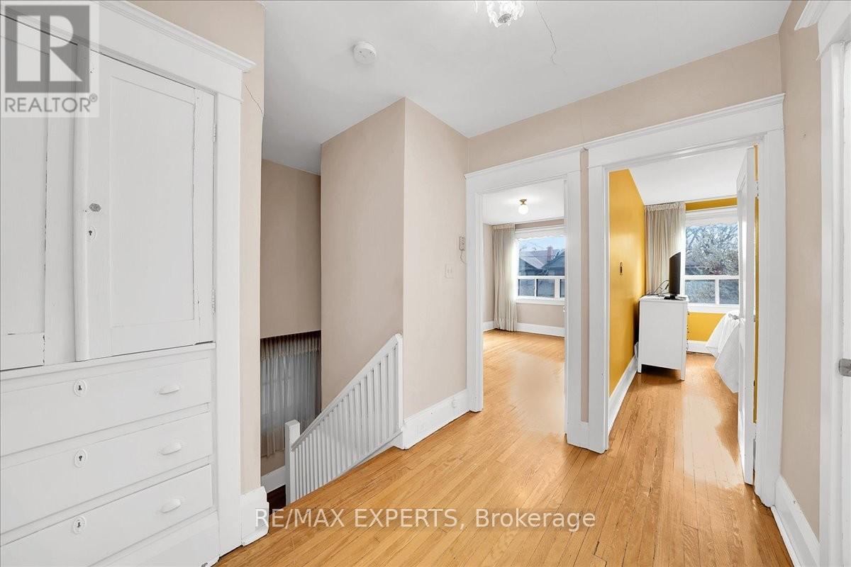 42 Atlas Avenue, Toronto, Ontario  M6C 3N9 - Photo 14 - C13048738