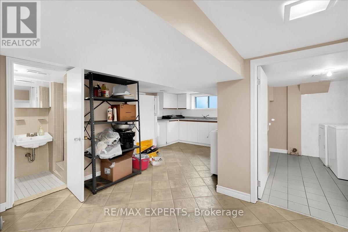 42 Atlas Avenue, Toronto, Ontario  M6C 3N9 - Photo 19 - C13048738