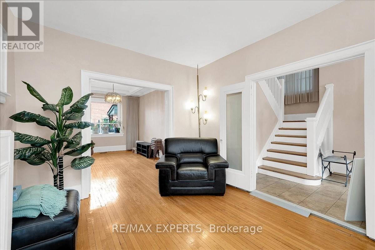 42 Atlas Avenue, Toronto, Ontario  M6C 3N9 - Photo 8 - C13048738