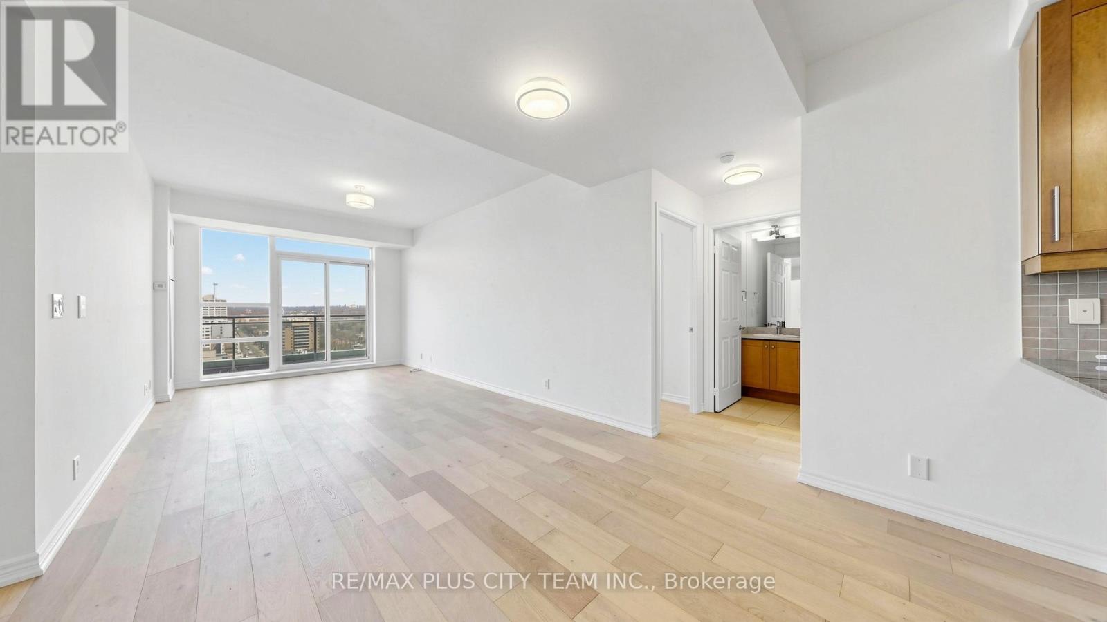 1807 - 736 Spadina Avenue, Toronto, Ontario  M5S 2J6 - Photo 2 - C13048752