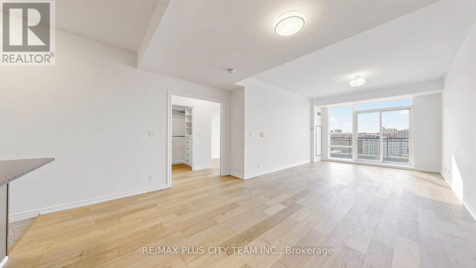 1807 - 736 Spadina Avenue, Toronto, Ontario  M5S 2J6 - Photo 3 - C13048752