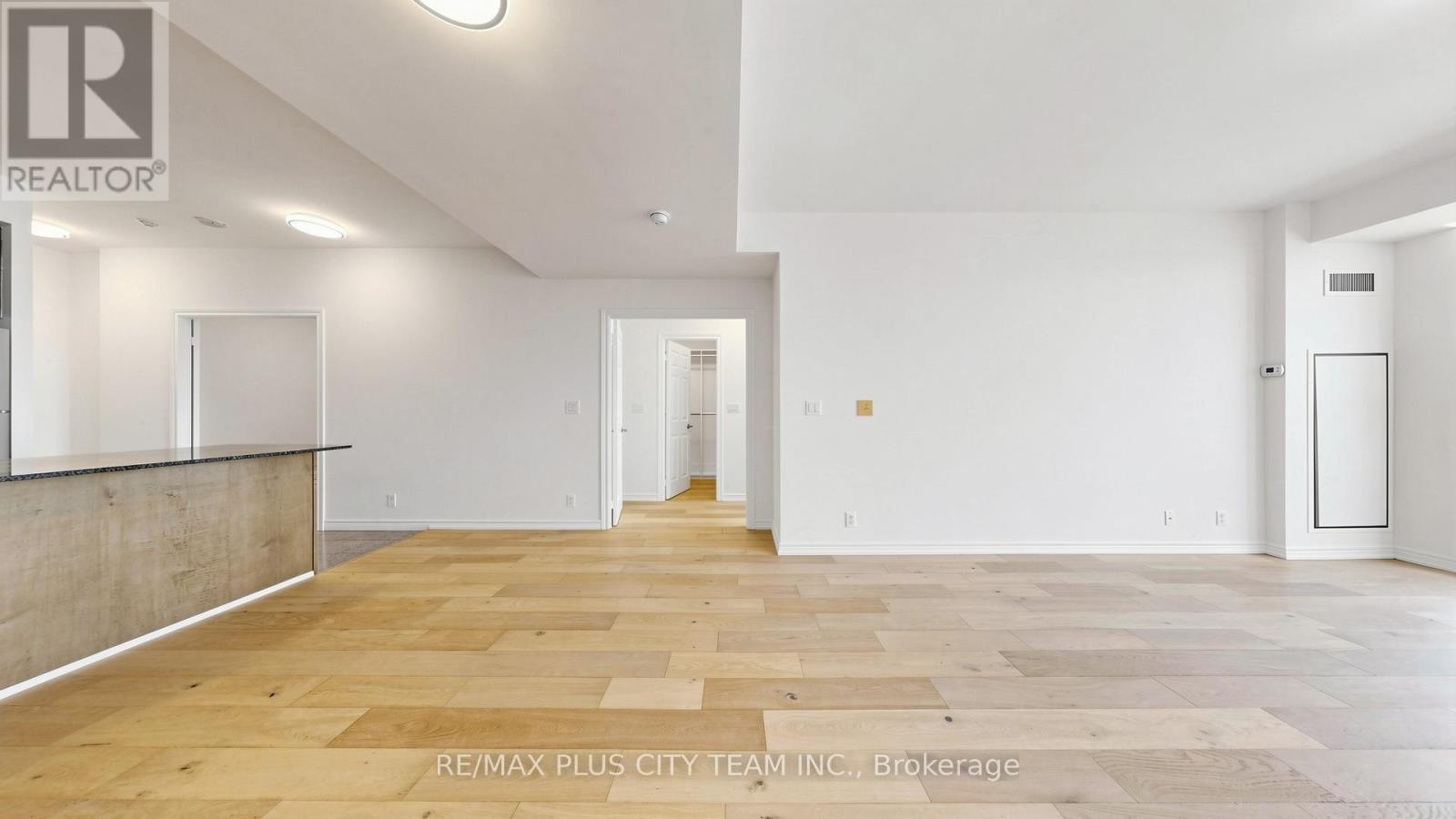 1807 - 736 Spadina Avenue, Toronto, Ontario  M5S 2J6 - Photo 5 - C13048752