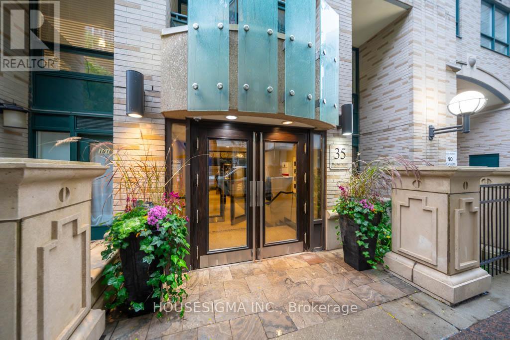 1015 - 35 HAYDEN STREET, Toronto, Ontario