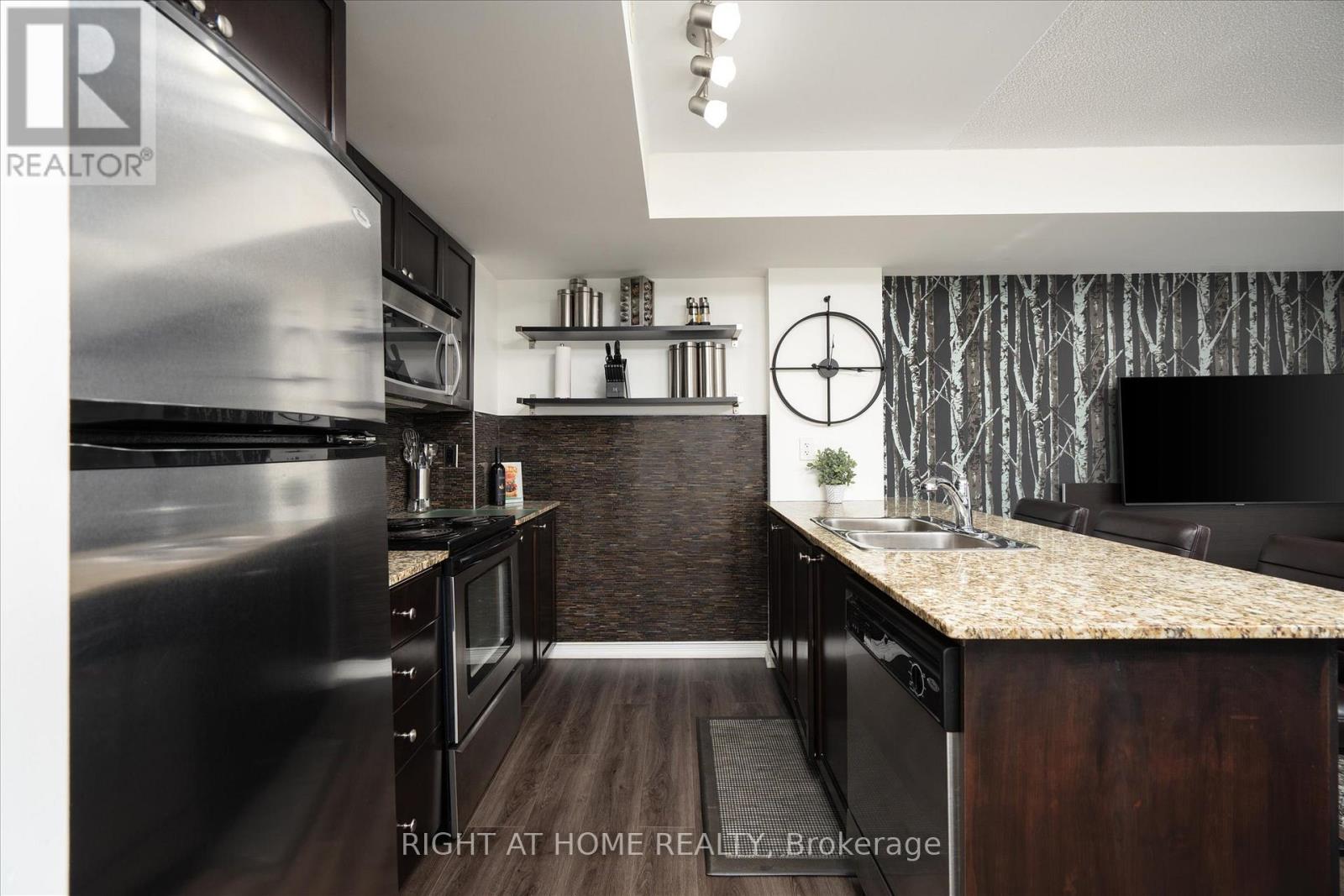 112 - 1 Ruttan Street, Toronto, Ontario  M6P 0A1 - Photo 11 - C13048990