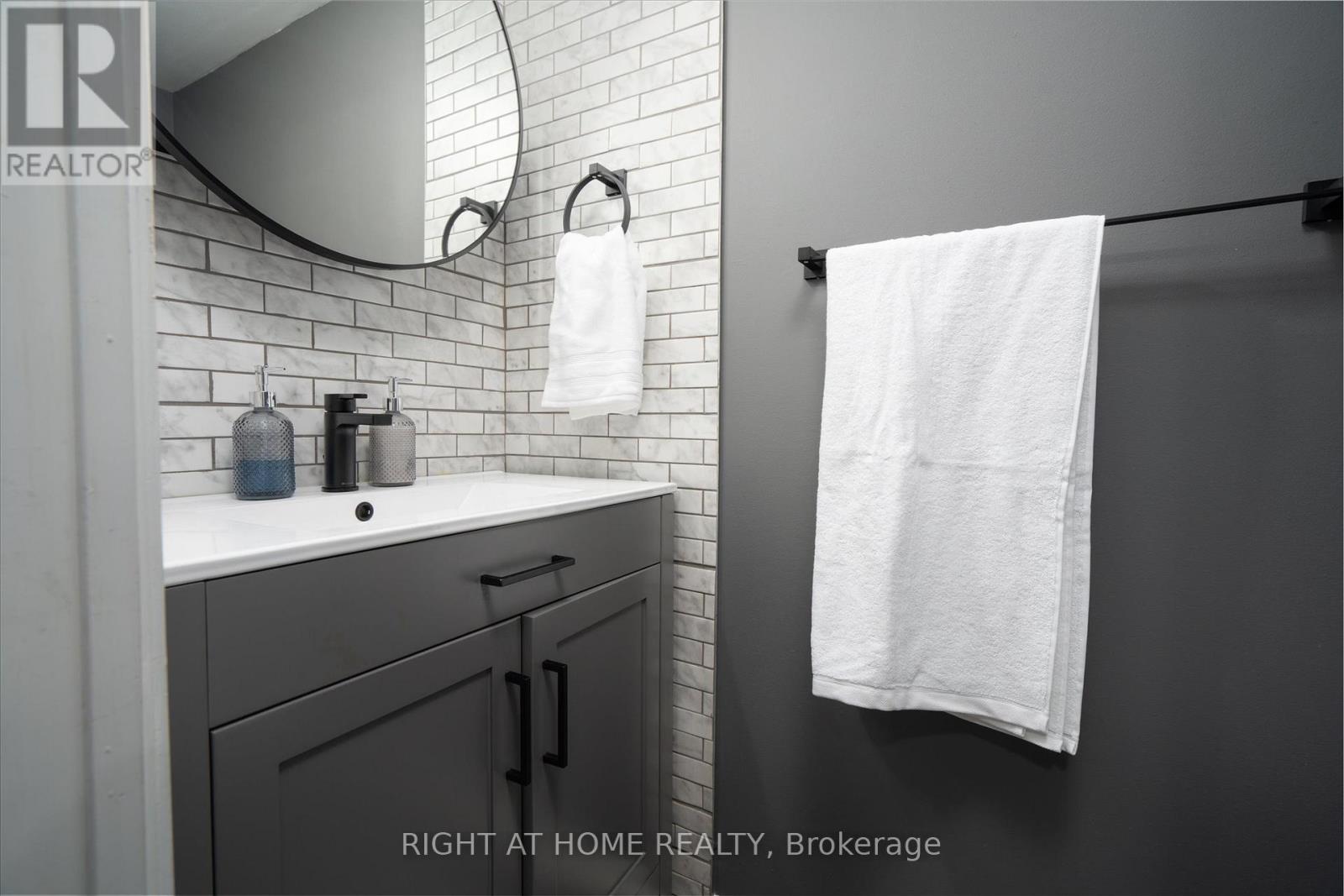 112 - 1 Ruttan Street, Toronto, Ontario  M6P 0A1 - Photo 13 - C13048990