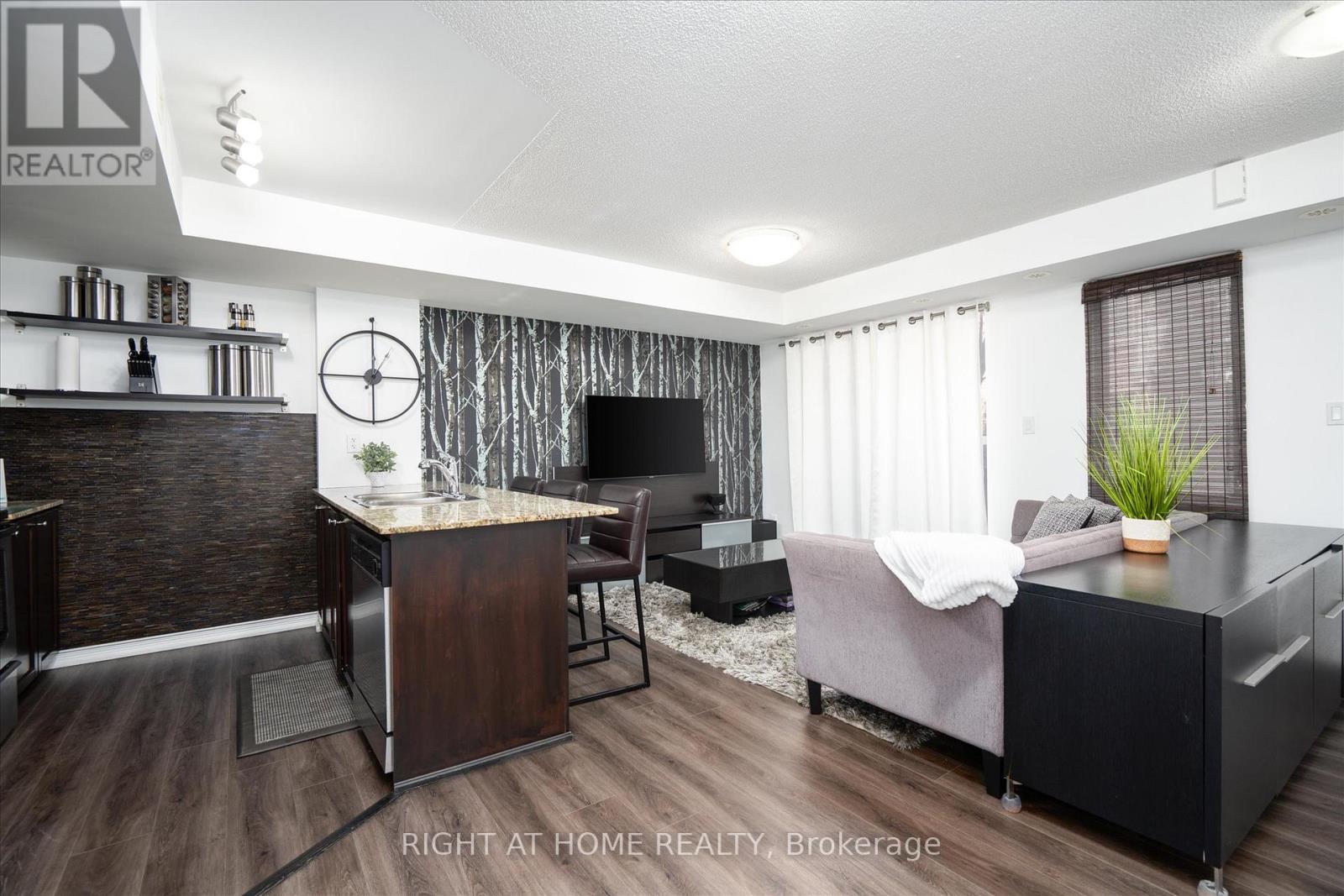 112 - 1 Ruttan Street, Toronto, Ontario  M6P 0A1 - Photo 6 - C13048990