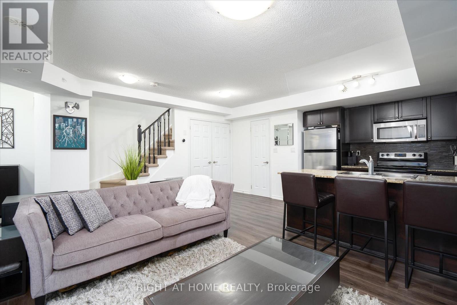 112 - 1 Ruttan Street, Toronto, Ontario  M6P 0A1 - Photo 8 - C13048990