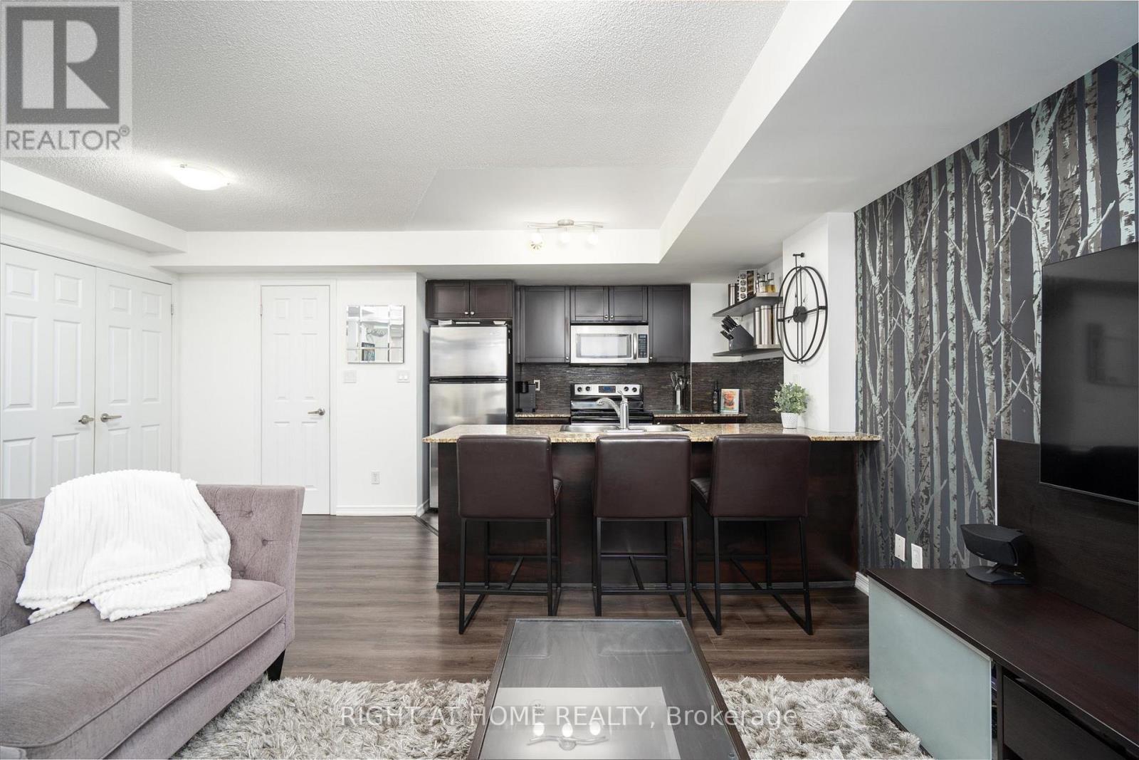 112 - 1 Ruttan Street, Toronto, Ontario  M6P 0A1 - Photo 9 - C13048990