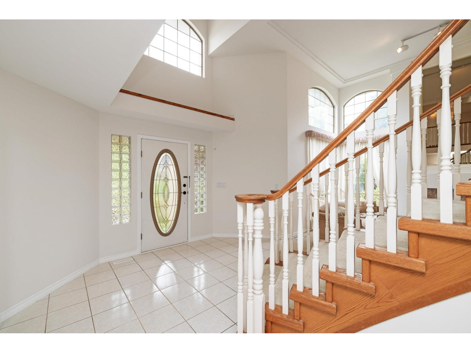 8658 165a Street, Surrey, British Columbia  V4N 3G7 - Photo 4 - R3093433