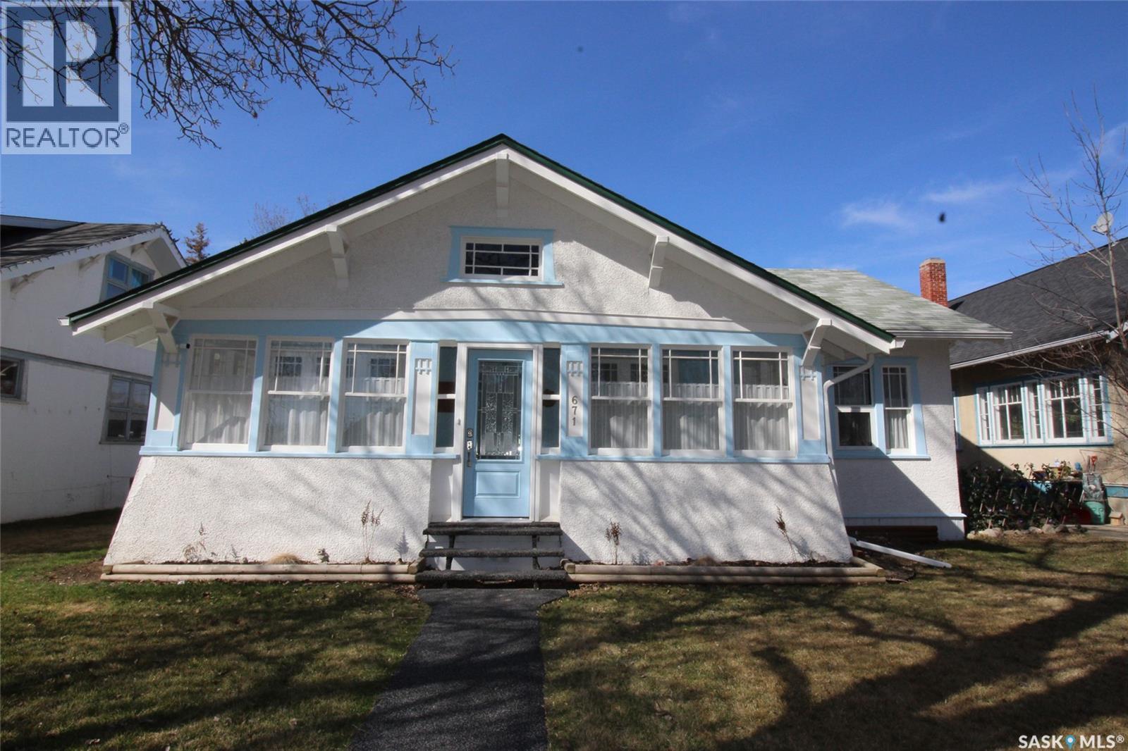 671 2nd STREET E, shaunavon, Saskatchewan