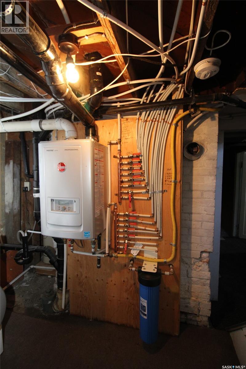 671 2nd Street E, Shaunavon, Saskatchewan  S0N 2M0 - Photo 28 - SK034054