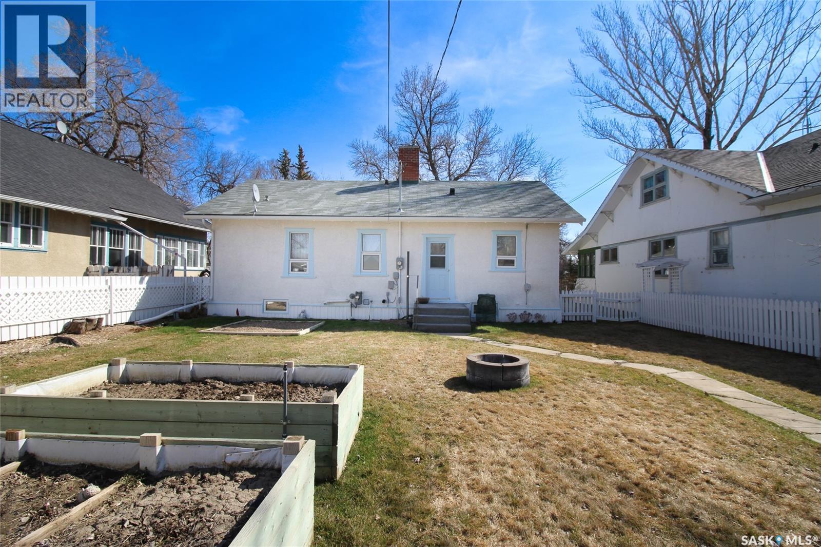 671 2nd Street E, Shaunavon, Saskatchewan  S0N 2M0 - Photo 35 - SK034054