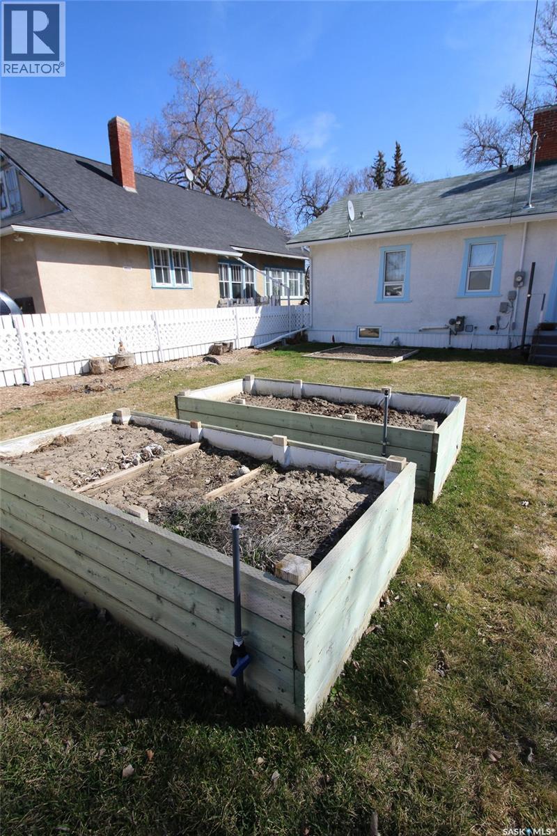 671 2nd Street E, Shaunavon, Saskatchewan  S0N 2M0 - Photo 36 - SK034054