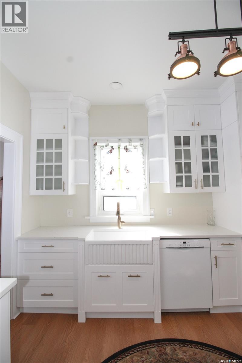 671 2nd Street E, Shaunavon, Saskatchewan  S0N 2M0 - Photo 4 - SK034054