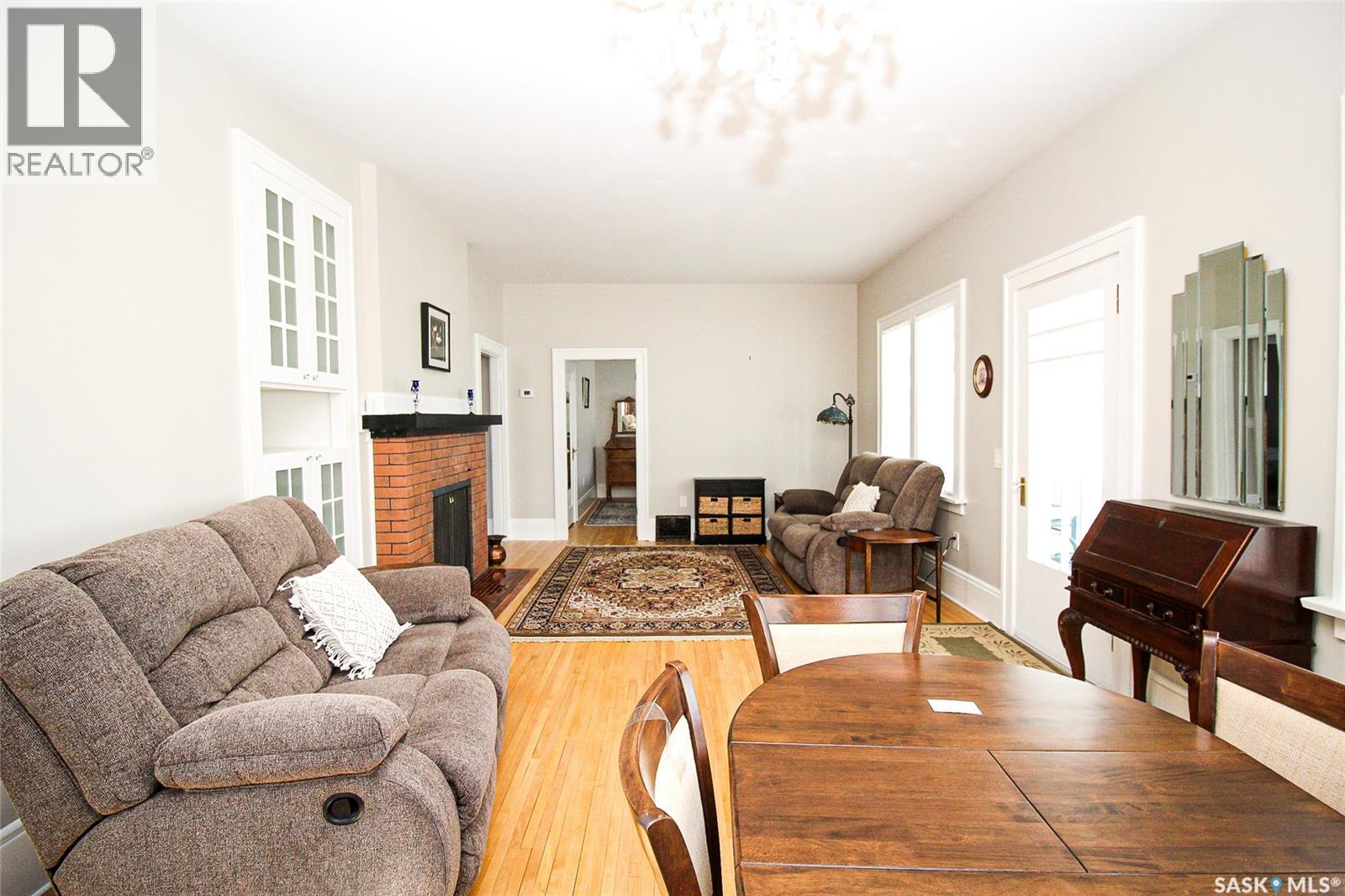 671 2nd Street E, Shaunavon, Saskatchewan  S0N 2M0 - Photo 5 - SK034054