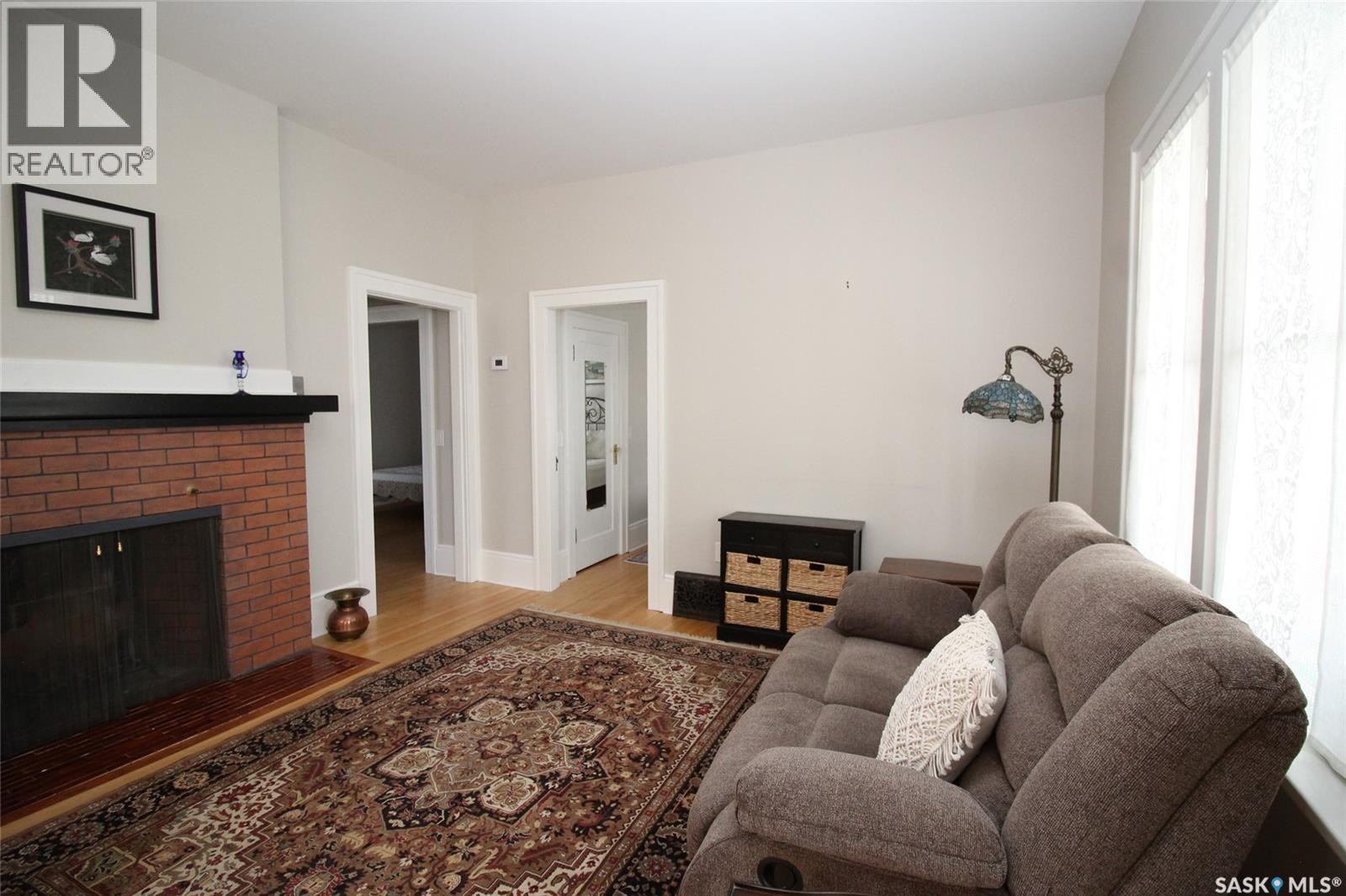 671 2nd Street E, Shaunavon, Saskatchewan  S0N 2M0 - Photo 6 - SK034054