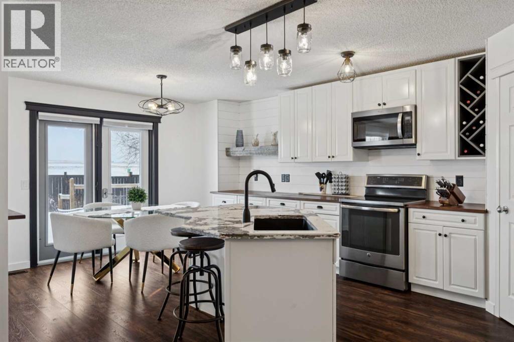 250 Chapalina Place SE, Calgary, Alberta  T2X 3P4 - Photo 10 - A2289468