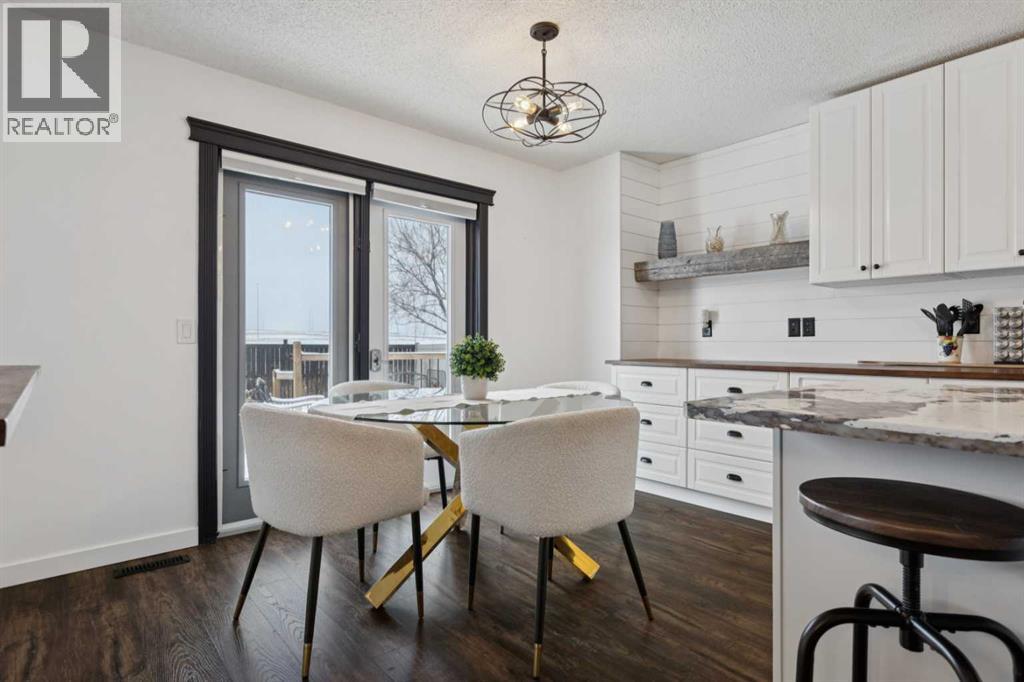 250 Chapalina Place SE, Calgary, Alberta  T2X 3P4 - Photo 15 - A2289468