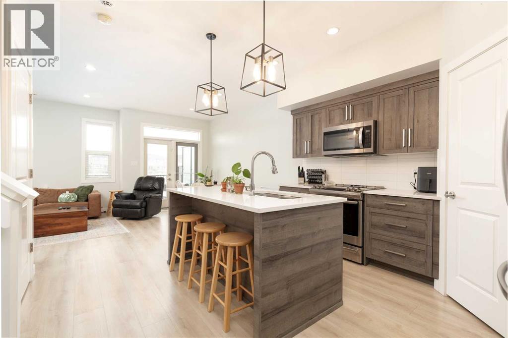 3, 67 Aquitania Circle W, Lethbridge, Alberta  T1J 5M5 - Photo 3 - A2303655