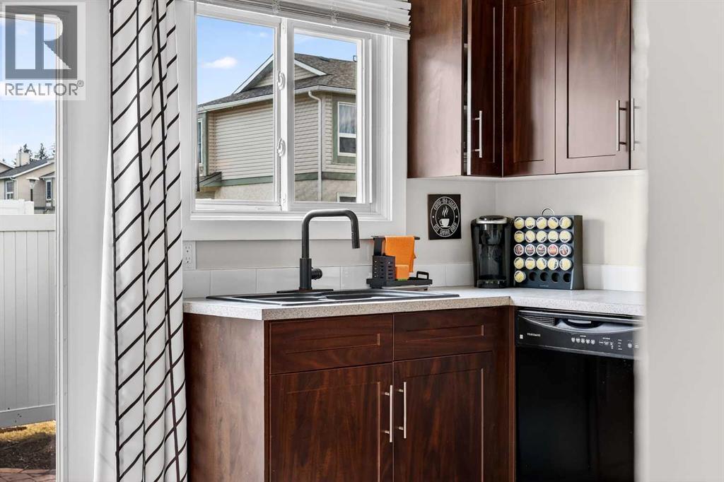 230 Deerpoint Lane SE, Calgary, Alberta  T2J 6M7 - Photo 12 - A2300887