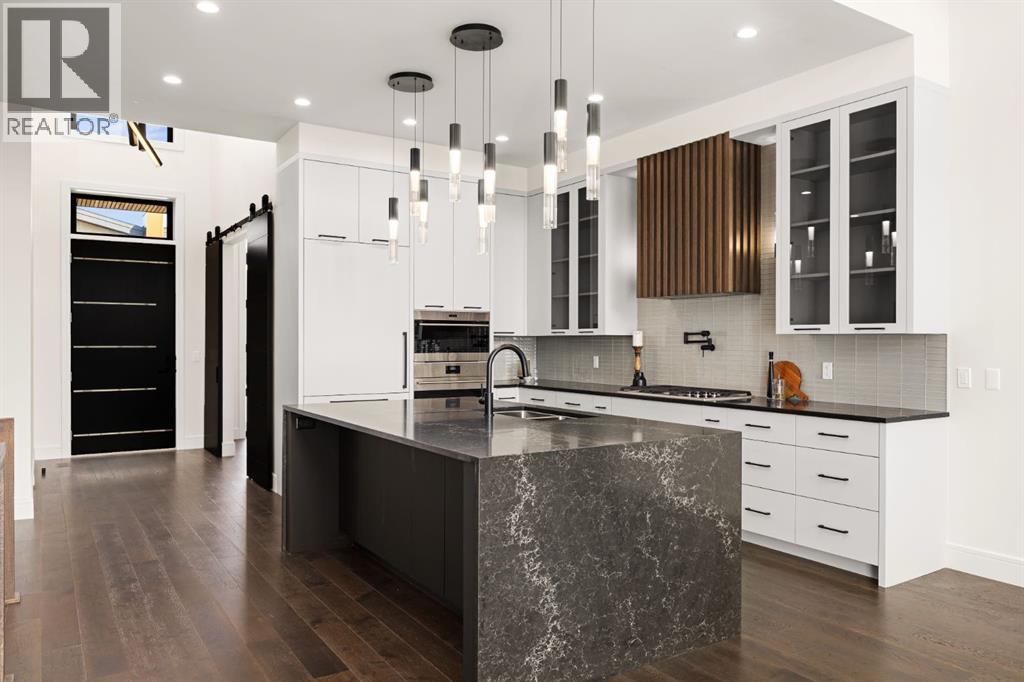 315 Elveden Court Sw, Calgary, Alberta  T3H 2A9 - Photo 9 - A2303163