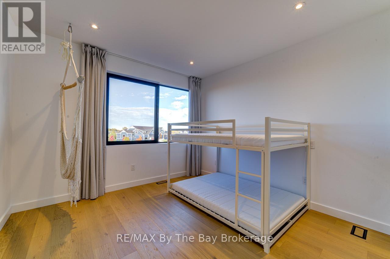 18 Raintree Court, Clearview, Ontario  L9Y 0K2 - Photo 37 - S12719884