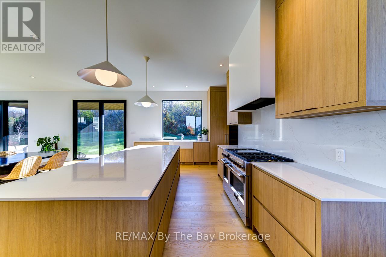 18 Raintree Court, Clearview, Ontario  L9Y 0K2 - Photo 9 - S12719884