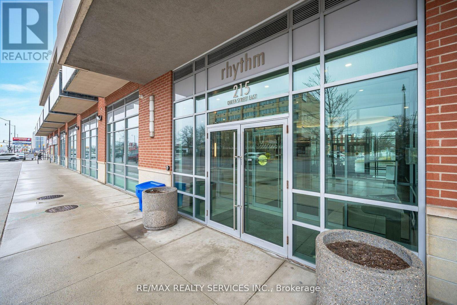 2009 - 215 Queen Street E, Brampton, Ontario  L6W 0A9 - Photo 3 - W12942604