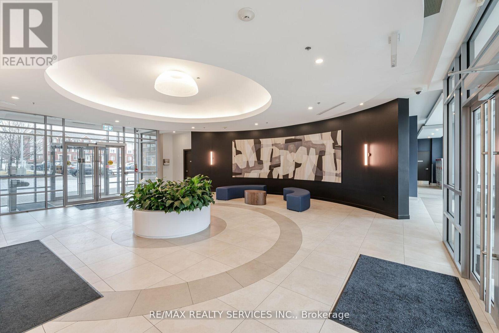 2009 - 215 Queen Street E, Brampton, Ontario  L6W 0A9 - Photo 4 - W12942604