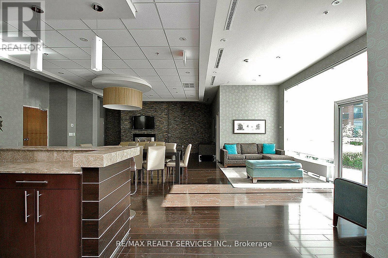 2009 - 215 Queen Street E, Brampton, Ontario  L6W 0A9 - Photo 10 - W12942604