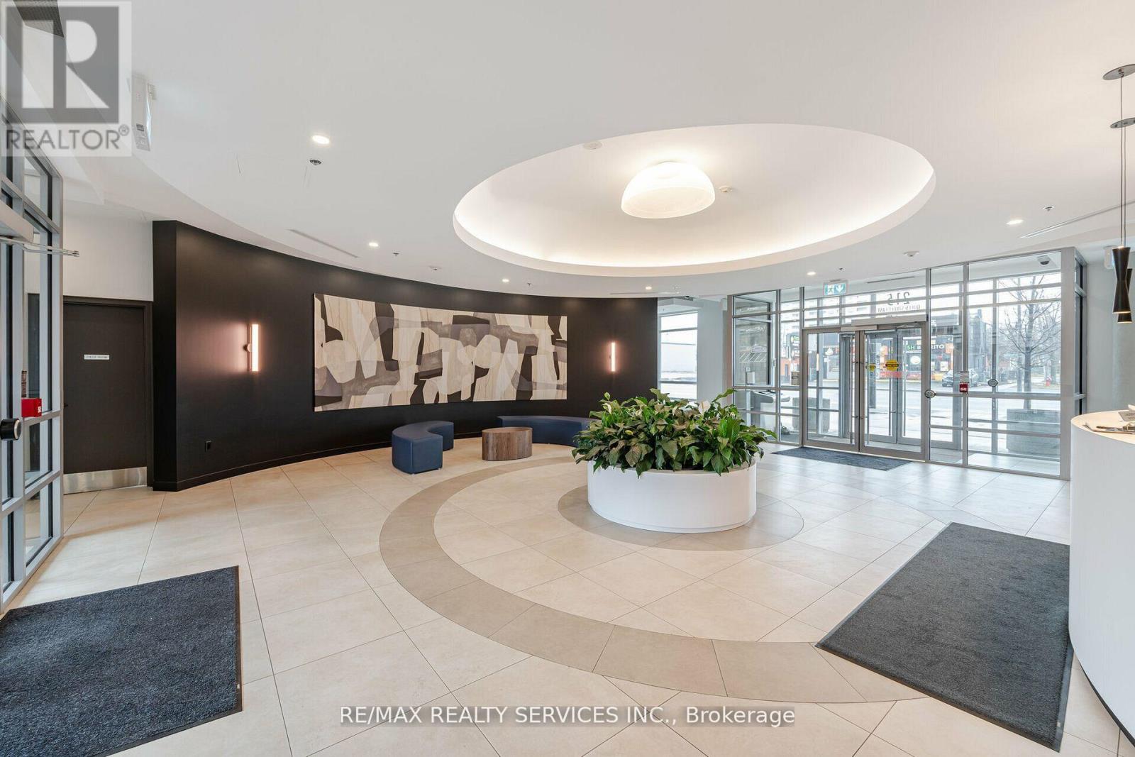 2009 - 215 Queen Street E, Brampton, Ontario  L6W 0A9 - Photo 5 - W12942604