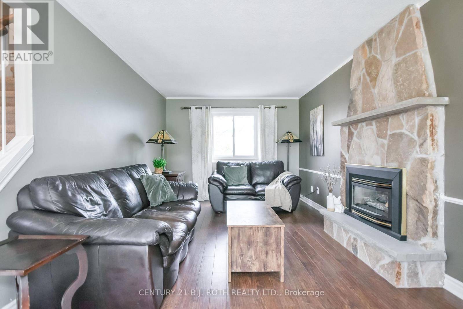 11 Pepler Place, Barrie (Sunnidale), Ontario  L4N 5E3 - Photo 3 - S13048778