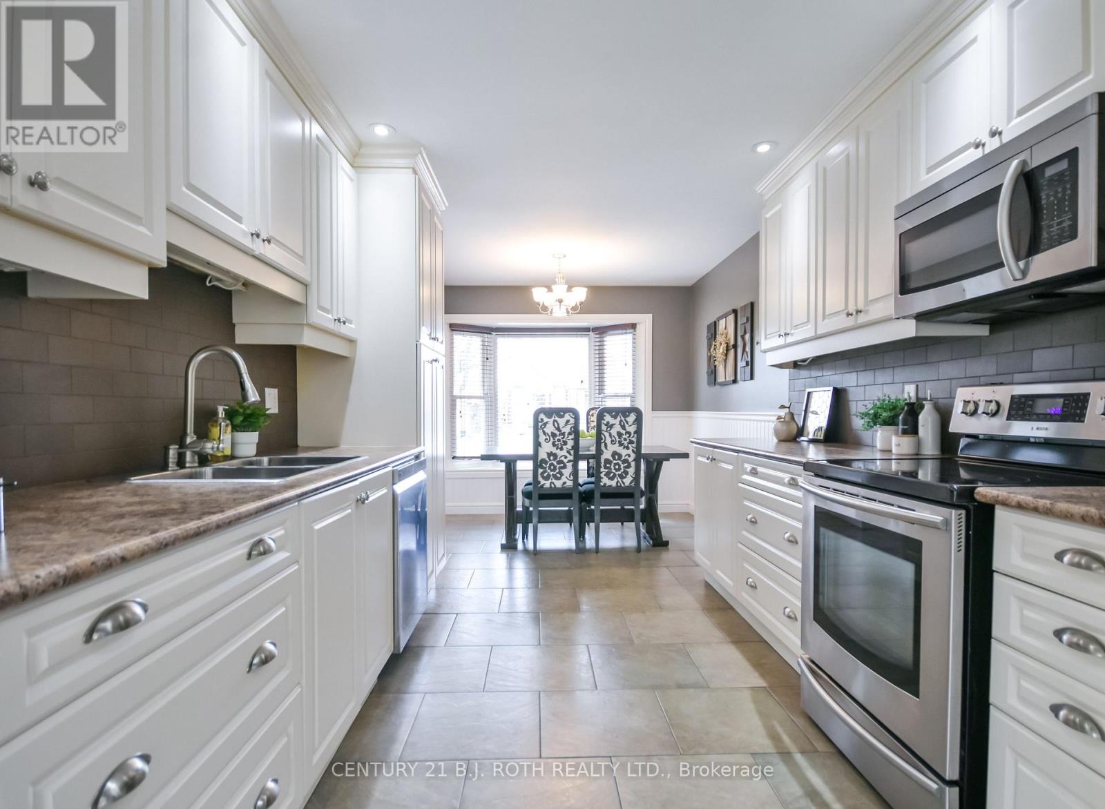 11 Pepler Place, Barrie (Sunnidale), Ontario  L4N 5E3 - Photo 6 - S13048778