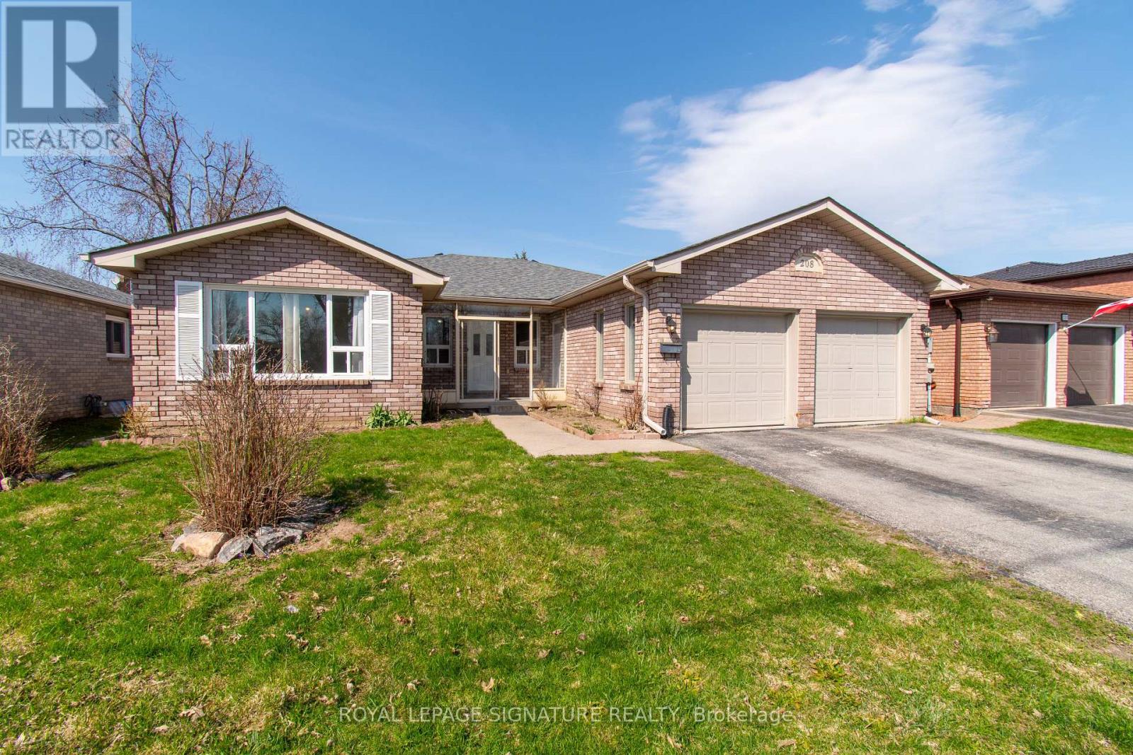 208 Steel Street, Barrie (Grove East), Ontario  L4M 2G9 - Photo 1 - S13048798