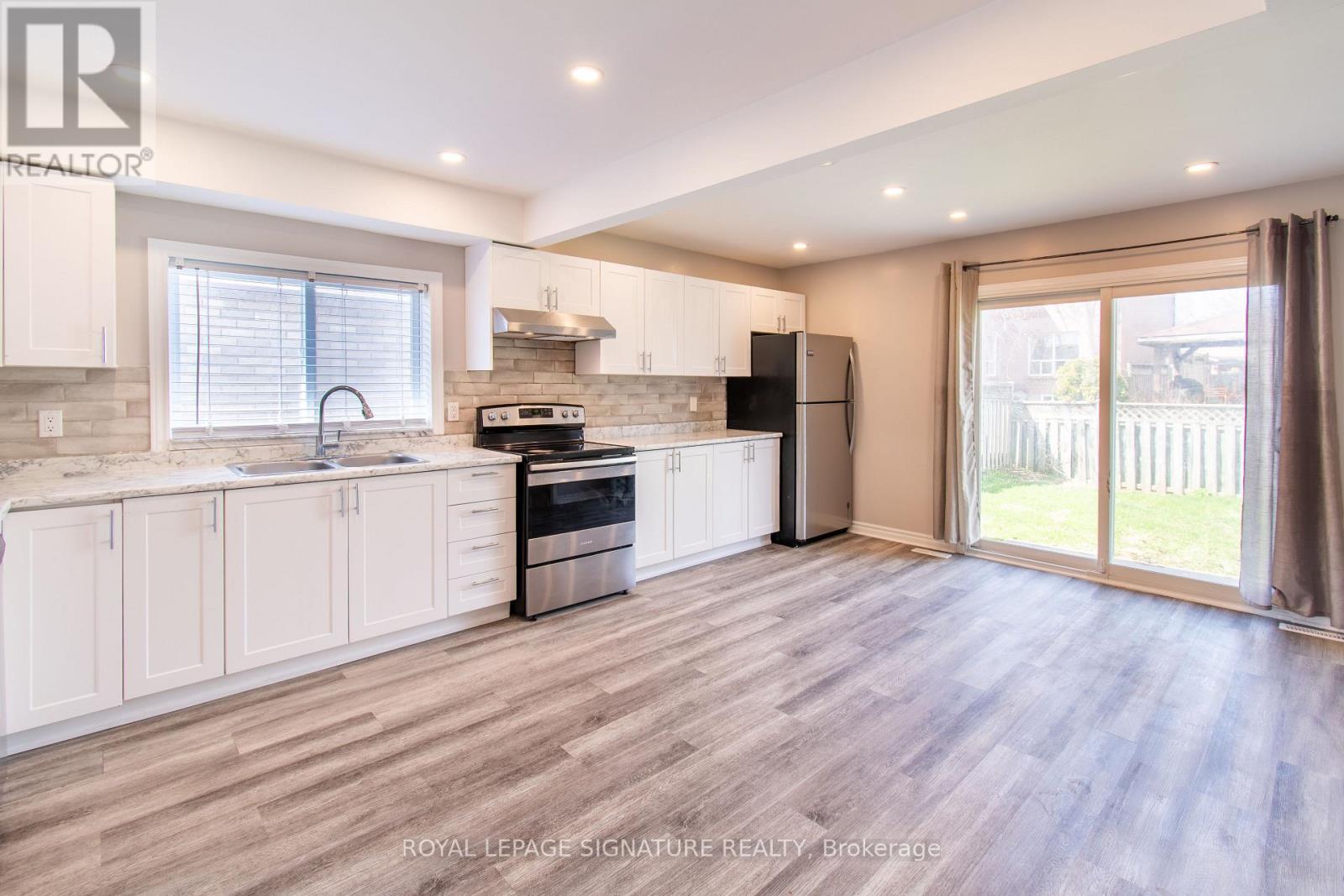 208 Steel Street, Barrie (Grove East), Ontario  L4M 2G9 - Photo 11 - S13048798