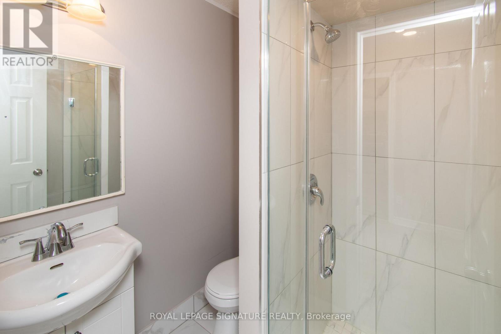 208 Steel Street, Barrie (Grove East), Ontario  L4M 2G9 - Photo 15 - S13048798