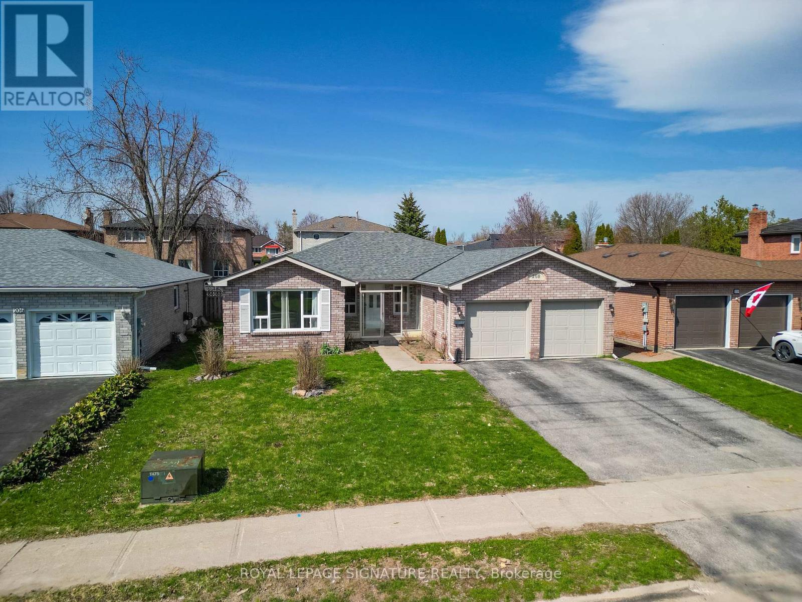 208 Steel Street, Barrie (Grove East), Ontario  L4M 2G9 - Photo 2 - S13048798