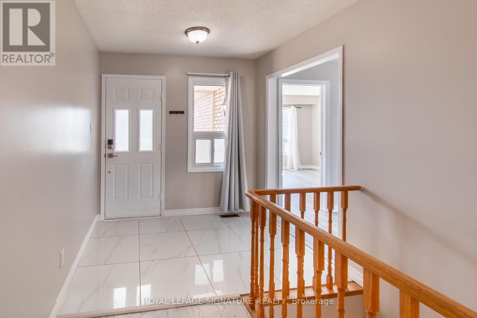 208 Steel Street, Barrie (Grove East), Ontario  L4M 2G9 - Photo 4 - S13048798