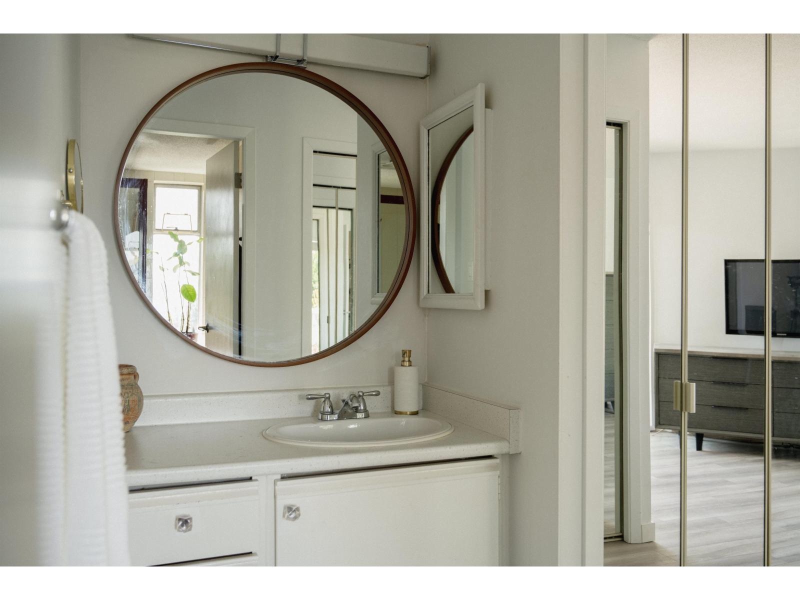 102 15025 Victoria Avenue, White Rock, British Columbia  V4B 1G2 - Photo 14 - R3116091