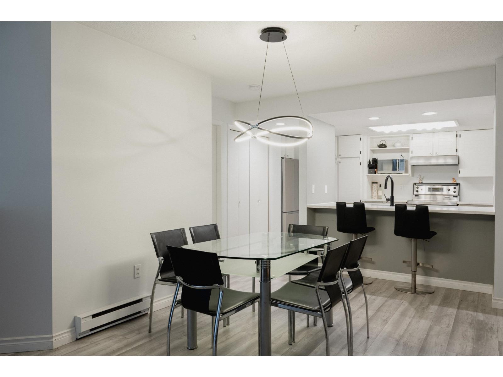 102 15025 Victoria Avenue, White Rock, British Columbia  V4B 1G2 - Photo 5 - R3116091