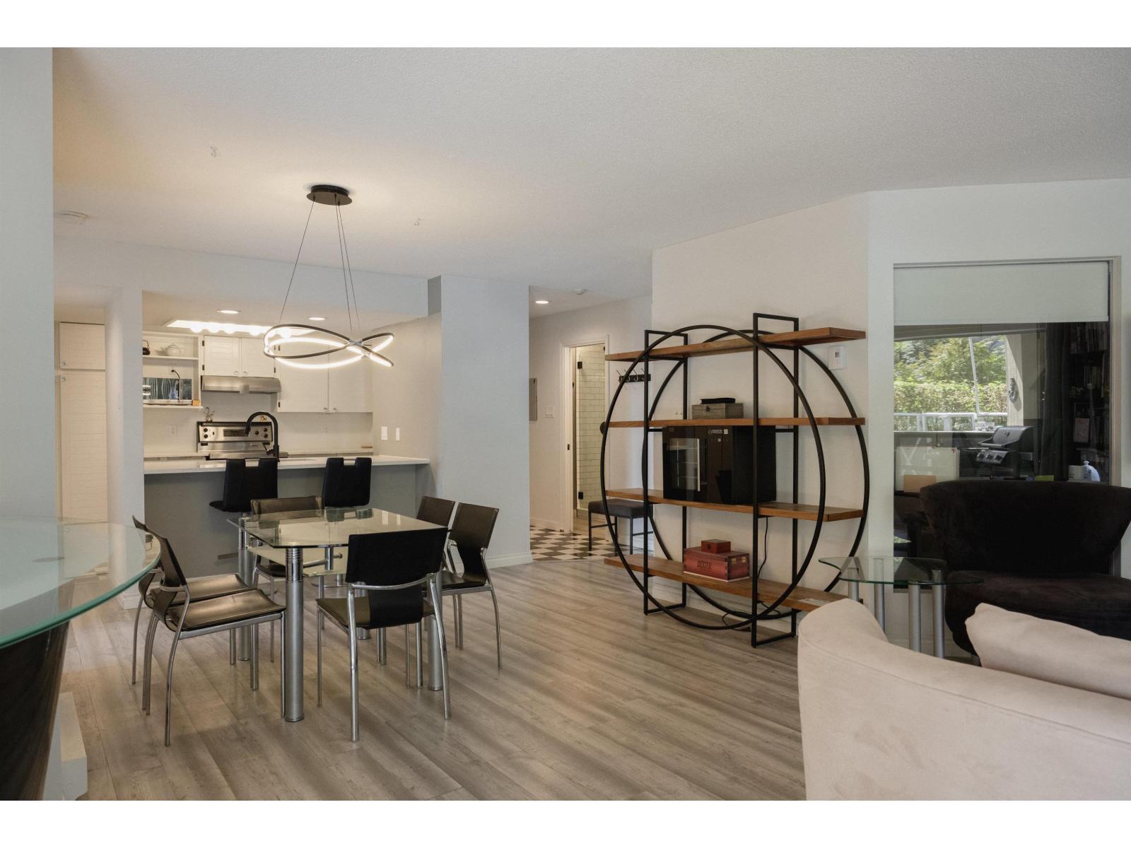 102 15025 Victoria Avenue, White Rock, British Columbia  V4B 1G2 - Photo 6 - R3116091