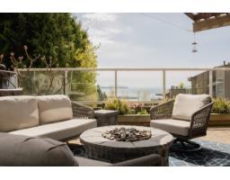 102 15025 VICTORIA AVENUE, White Rock, British Columbia