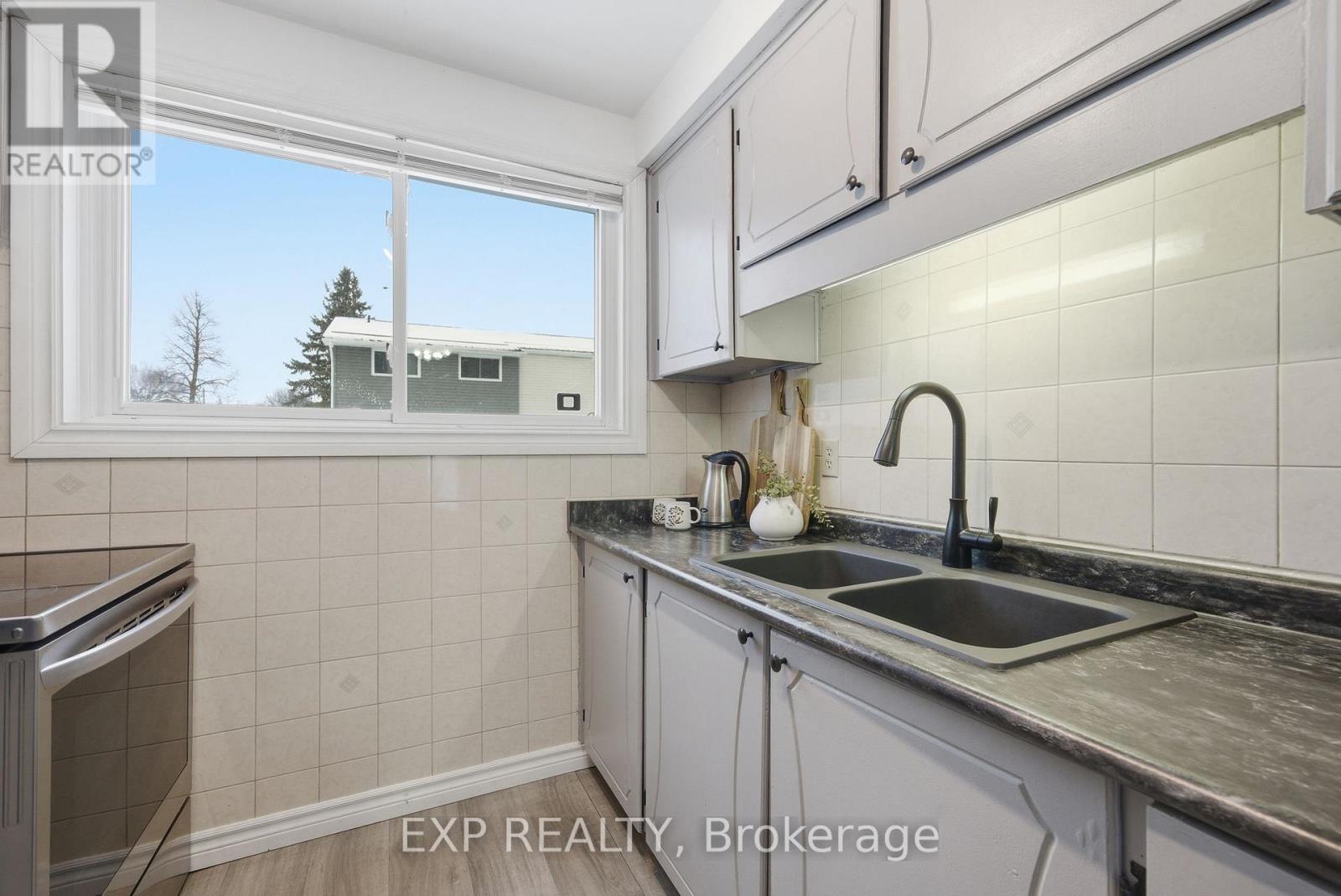 F5 - 400 Westwood Drive, Cobourg, Ontario  K9A 2B6 - Photo 9 - X12887862