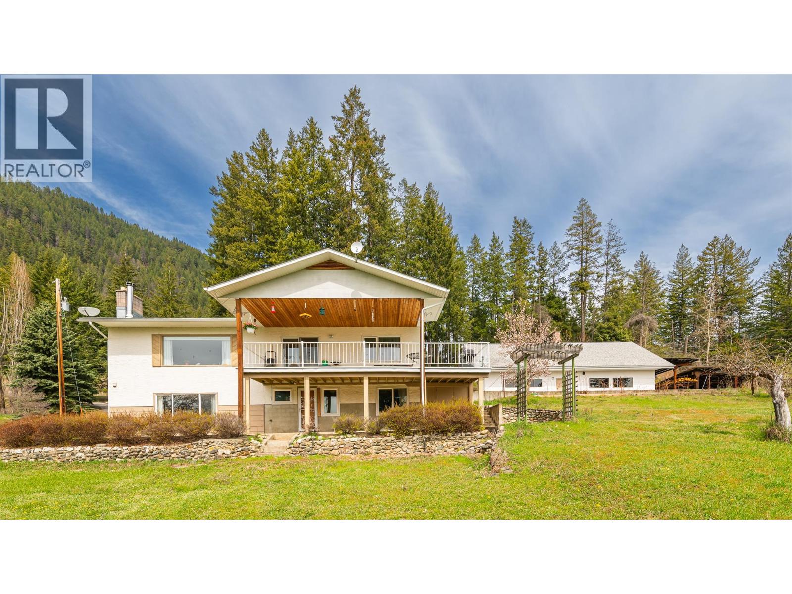 5660 Cory Road, Wynndel, British Columbia  V0B 2N1 - Photo 1 - 10384573